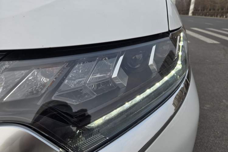 Used Mitsubishi Outlander 2019 2.4L 4x4 Zhi Xiang Edition 7 Seats China VI Standard
