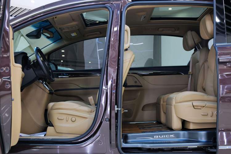 Used Buick GL8 2018 ES 28T Flagship Model China VI Standard
