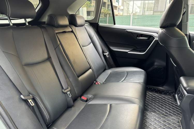 Used Toyota RAV4 2022 2.0L CVT Two-Wheel Drive Fashion Edition
