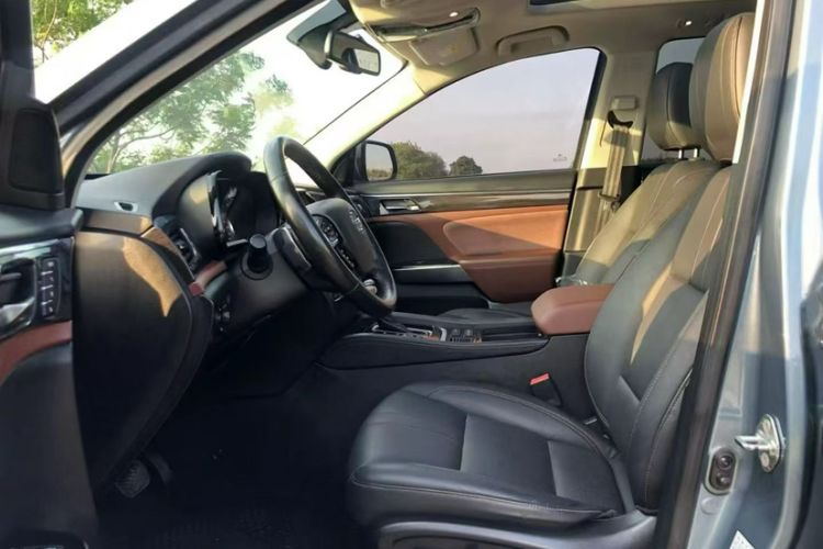 Used GAC Trumpchi GS8 2017 320T Two-Wheel Drive Luxury Smart Connectivity Version (7 Seats)