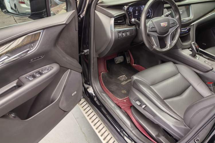 Used Cadillac XT5 2018 25T Luxury Model
