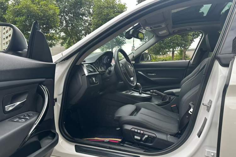 Used BMW 3 Series GT 2018 320i Sport Edition
