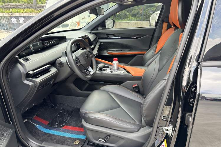 Used Changan UNI-V 2022 1.5T Smart Navigation Version
