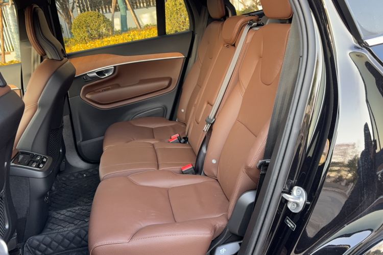 Used Volvo XC90 2023 B5 SmartDrive Luxury Edition 7 Seats
