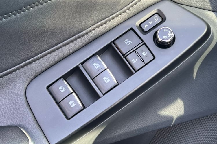 Used Toyota Avalon 2023 Dual-Engine 2.5L Luxury Edition