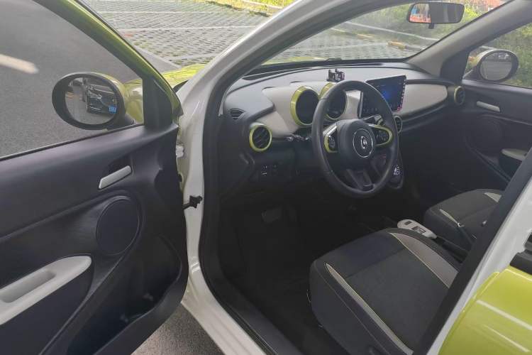 Used ORA Black Cat 2021 301 km Basic Version
