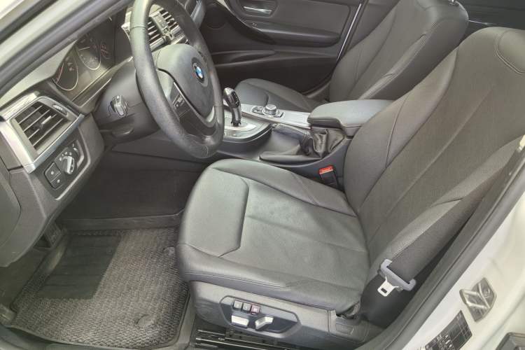 Used BMW 3 Series 2016 320i Fashion Model