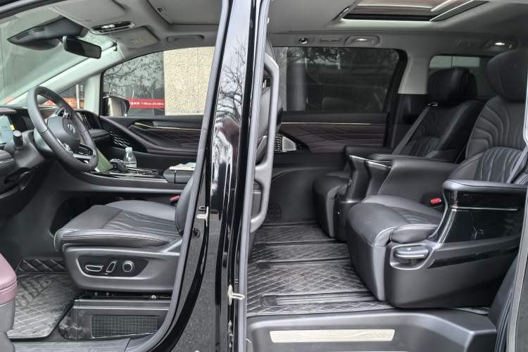 Used GAC Trumpchi M8 2024 Master Series Super Hybrid Edition
