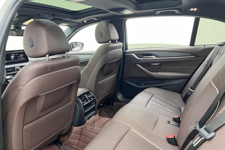 Used BMW 5 Series 2022 Restyled 530Li Leading Edition M Sport Package
