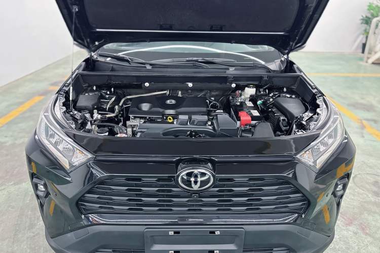 Used Toyota RAV4 2023 2.0L CVT Two-Wheel Drive Fashion Edition
