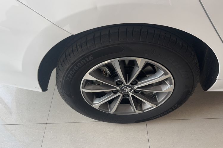 Used BYD Qin PLUS 2024 HONOR Edition DM-i 55KM Leading Model
