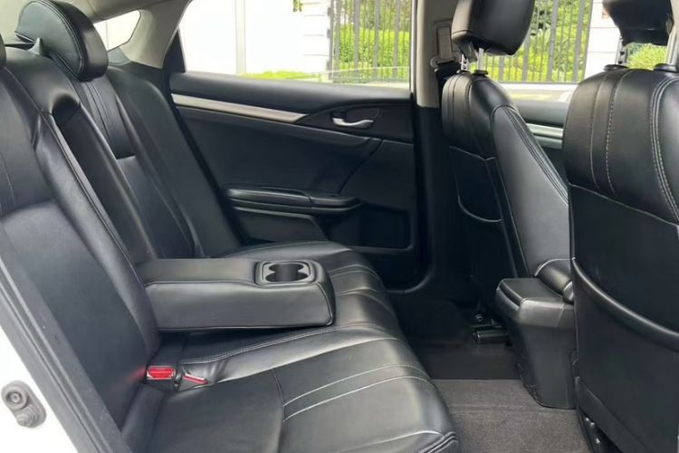 Used Honda Civic 2016 220TURBO CVT Luxury Edition
