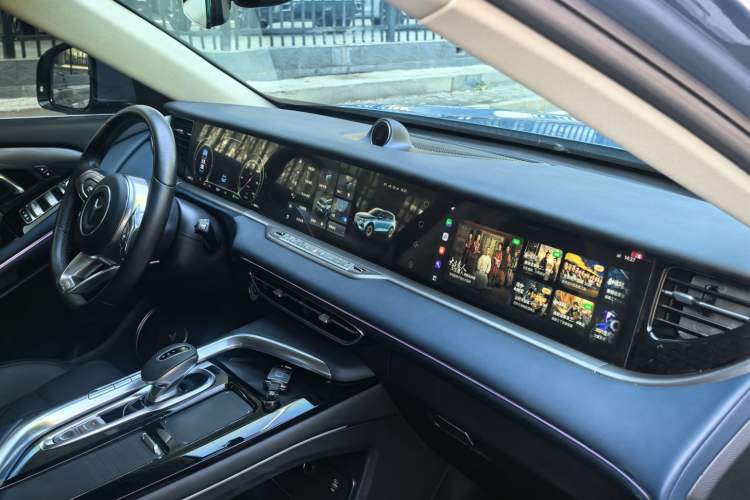 Used VOYAH FREE 2021 Four-Wheel Drive Standard Range-Extended Exclusive Luxury Package
