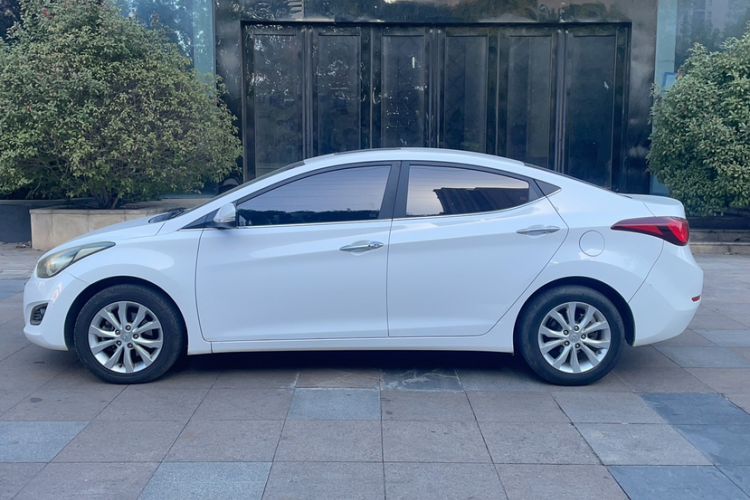 Used Hyundai Elantra 2016 1.6L Manual Prestige Edition
