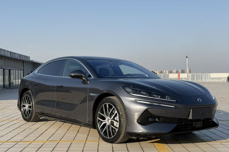 Used Denza Z9 2024 1100 km Four-Wheel Drive Max Version