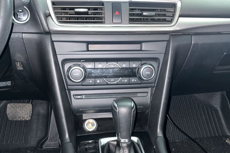 Used Mazda Mazda 3 Axela 2017 Sedan 1.5L Automatic Luxury Model Emission Standard China V
