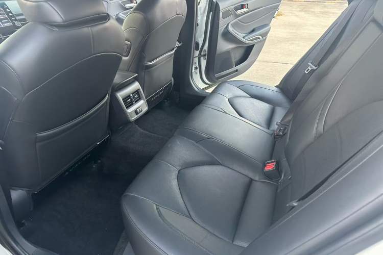 Used Toyota Avalon 2019 2.0L Luxury Edition China VI Standard
