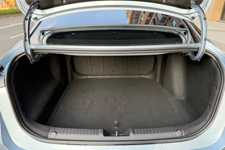 Used  L6 2025 EM-i 140km Long-Range Version