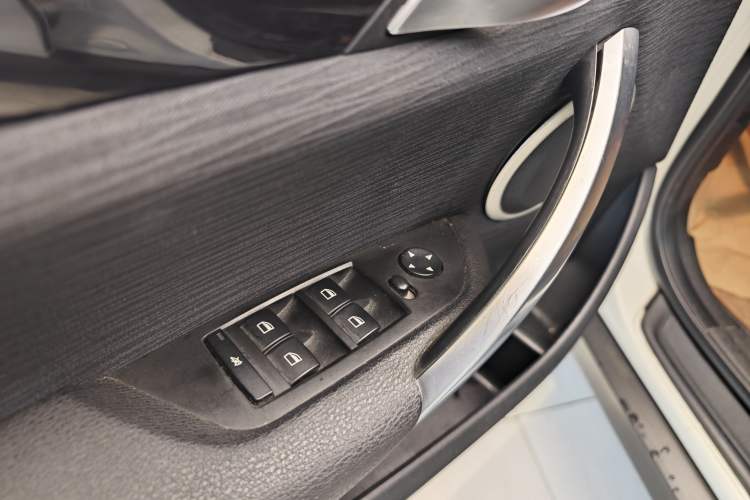 Used BMW X1 2015 sDrive18i Fashion Upgrade Edition