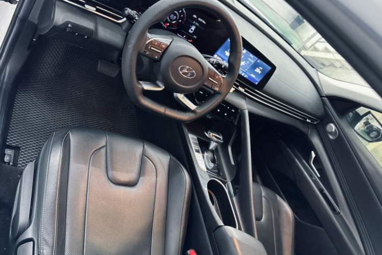 Used Hyundai Elantra 2021 1.5L CVT GLX Elite Edition
