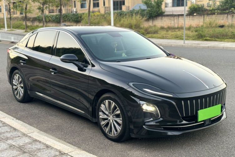 Used Hongqi E-QM5 2022 431 km Charge & Enjoy Edition
