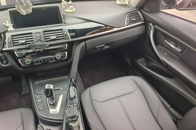 Used BMW 3 Series 2017 320Li Fashion Model
