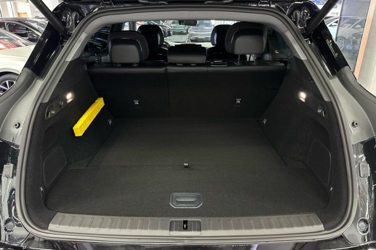 Used Zeekr 7X 2025 100 kWh Long-Range Rear-Wheel Drive with Intelligent Driving Features
