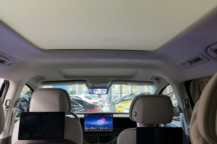 Used Denza D9 2022 DM-i 970 Four-Wheel Drive Flagship Model
