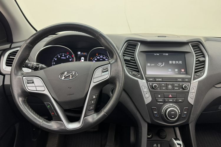 Used Hyundai Santa Fe 2017 2.4L Automatic Two-Wheel Drive Smart Version 5 Seats
