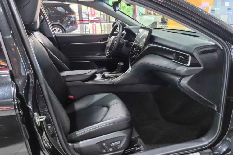 Used Toyota Camry 2023 2.5G Luxury Edition
