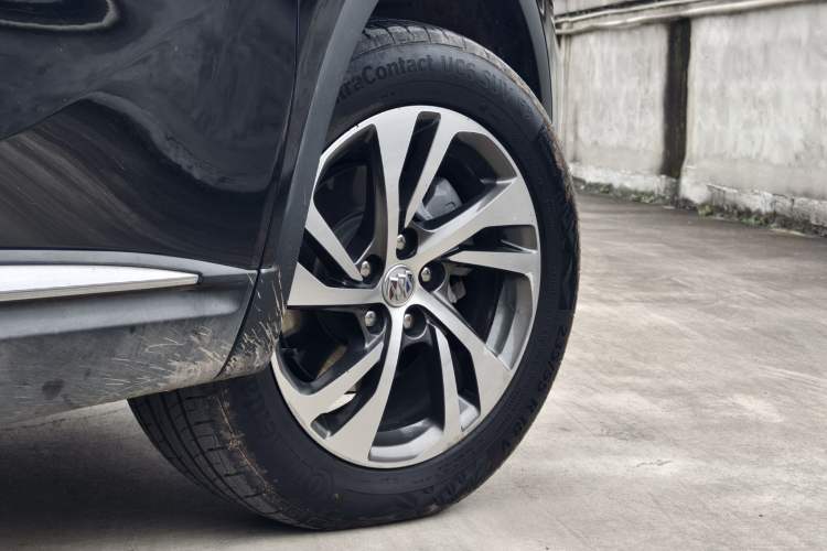 Used Buick Envision 2023 Encore S 552T Two-Wheel Drive Luxury Model
