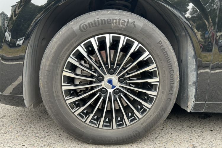 Used Denza D9 2022 DM-i 970 Four-Wheel Drive Prestige Model
