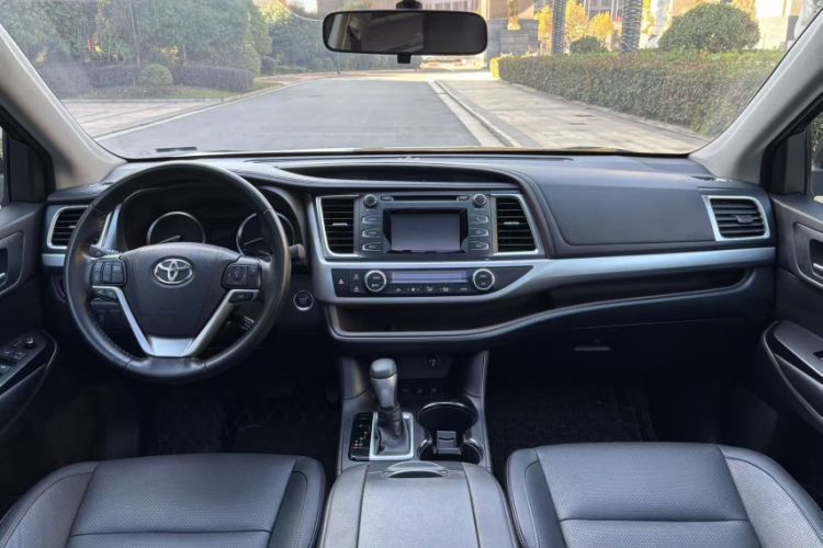 Used Toyota Highlander 2017 2.0T Four-Wheel Drive Luxury Edition 7 Seats