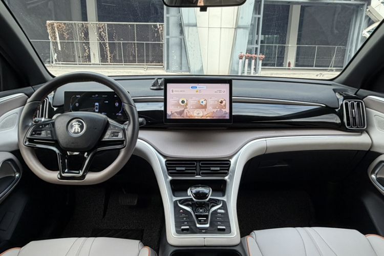 Used BYD Song Pro New Energy 2023 Champion Edition DM-i 71KM Navigation Model
