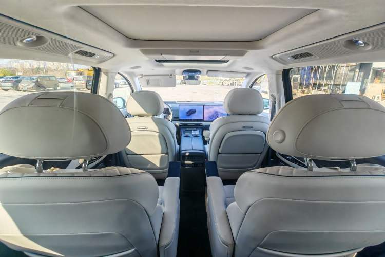 Used VOYAH Dream 2025 PHEV Four-Wheel-Drive Flagship Kunpeng Edition