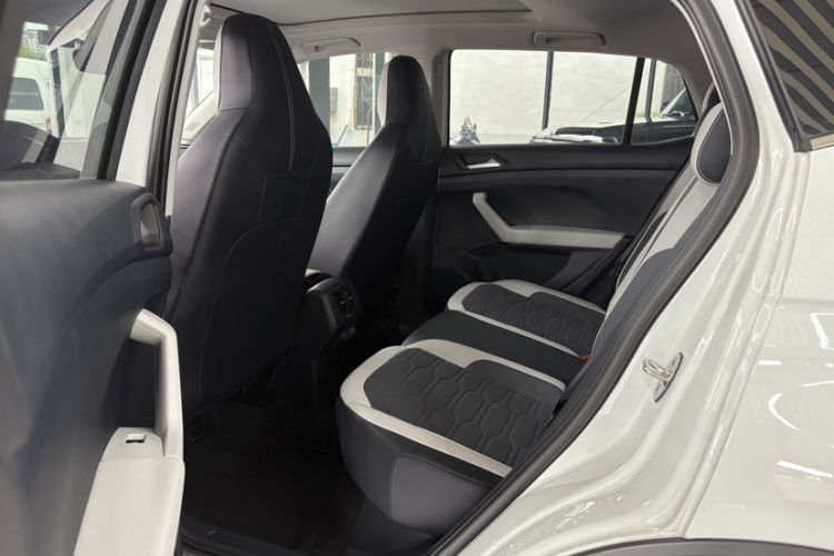 Used Volkswagen Tharu 2025 New Sharp 1.5L Ambitious Edition
