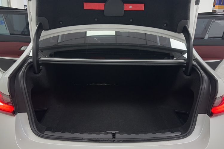 Used BMW i3 2024 eDrive 35 L
