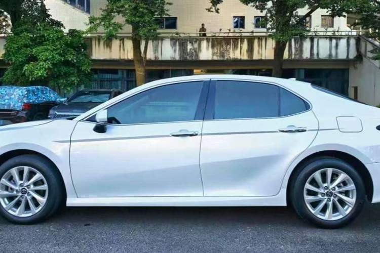 Used Toyota Camry 2021 2.0G Luxury Edition
