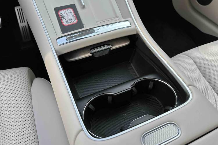 Used Hima Luxeed S7 2025 785 km Ultra
