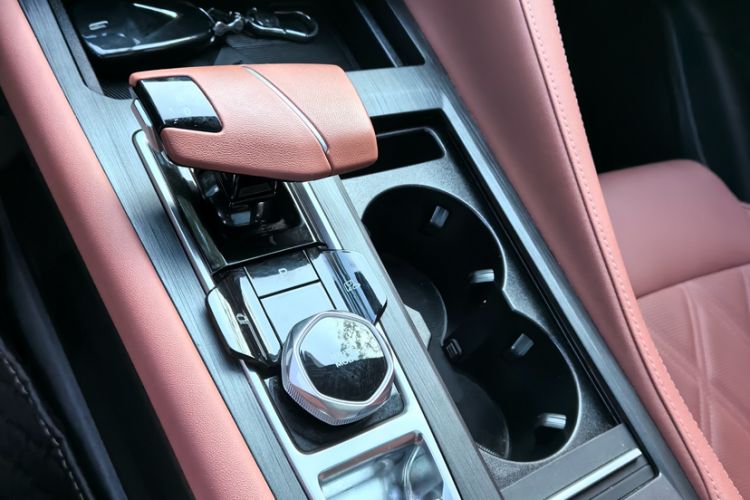 Used Changan CS75 PLUS 2023 3rd Generation 1.5T Automatic Prestige Model
