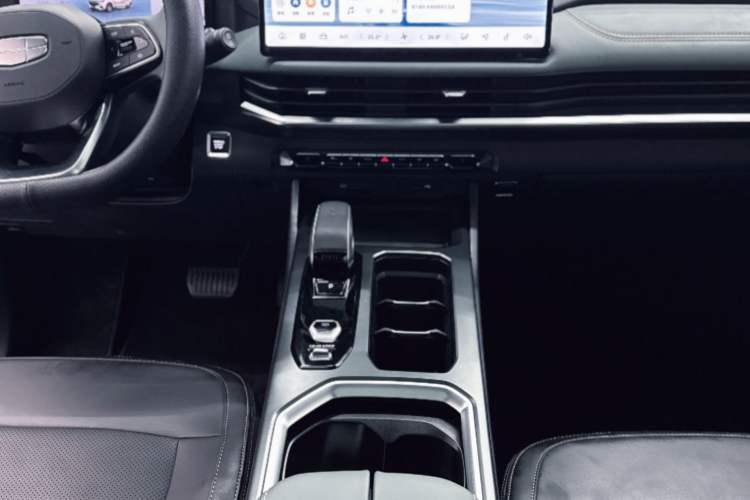 Used Geely Auto Haoyue L 2024 2.0T DCT Flagship Version
