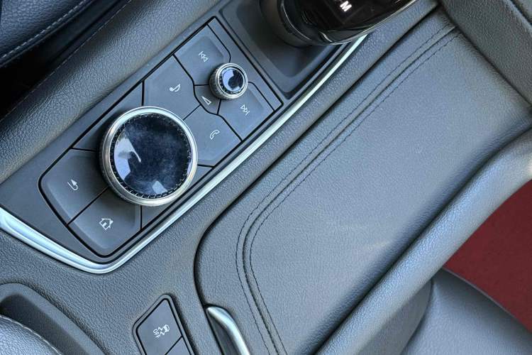 Used Cadillac XT5 2022 2.0T Four-Wheel Drive Luxury Version
