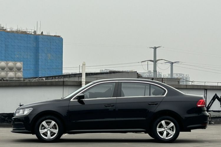 Used Volkswagen Lavida 2015 1.6L Automatic Fashion Edition
