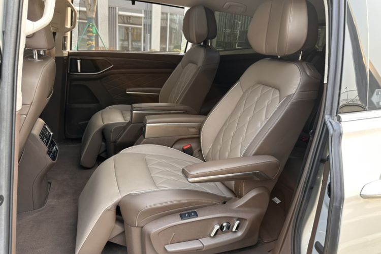 Used Volkswagen Viloran 2024 380TSI Premium Edition
