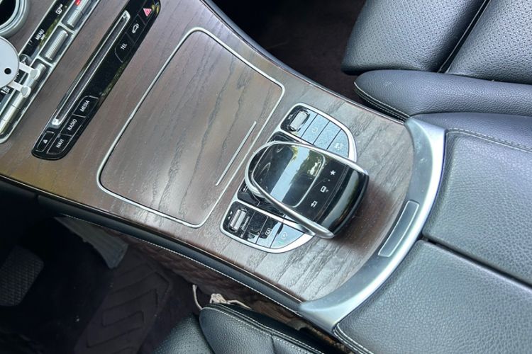 Used Mercedes-Benz GLC 2016 GLC 300 4MATIC Dynamic Model
