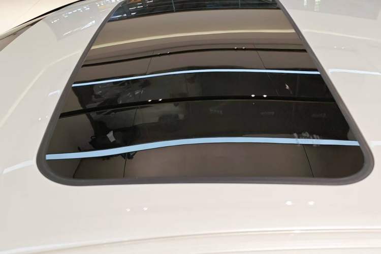 Used Lexus ES 2020 300h Deluxe Edition