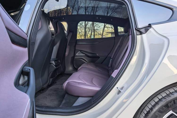 Used  SU7 2024 Rear-Drive Ultra-Long Range Advanced Pro-Level Intelligent Driving Version
