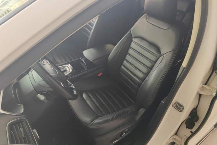 Used Ford Edge 2016 EcoBoost 245 Two-Wheel-Drive Titanium 7-Seater
