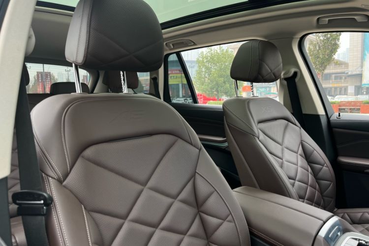 Used BMW X5 2022 Restyled xDrive 30Li Luxury Version M Sport Package
