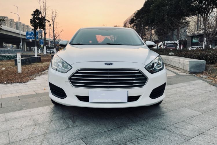 Used Ford Escort 2019 Revised 1.5L Automatic ZhiXiang Version China VI Standard
